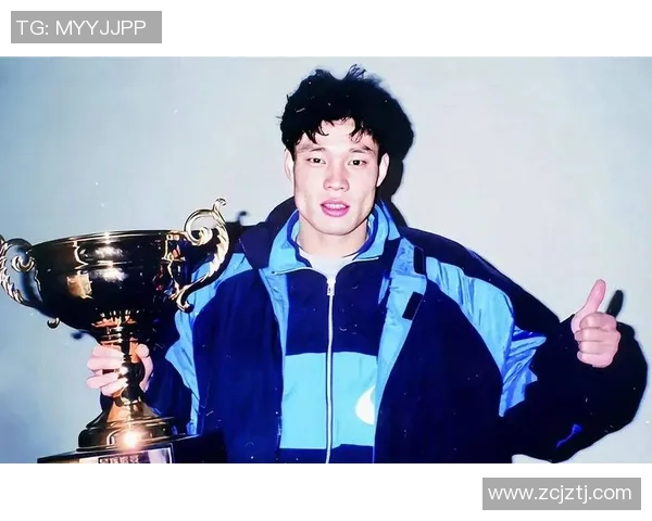 从球星卡看范志毅的辉煌生涯与中国足球精神传承 从球星卡看范志毅的辉煌生涯与中国足球精神传承