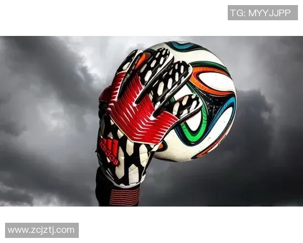 足球明星亲密互动：深情一吻点燃赛场外的浪漫与激情